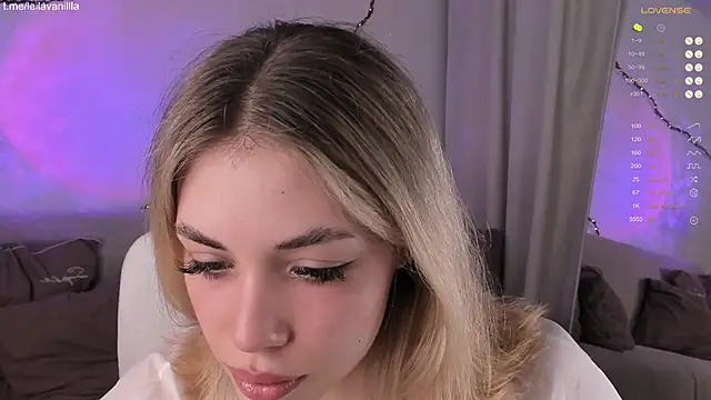 Leila Vanilla online show from April 3, 2026, 4:41 am