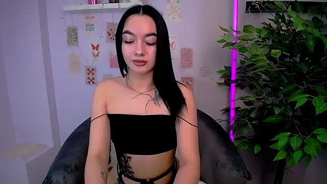 Snapshot of MonicaTess chatting on November 14, 2025, 3:54 am MonicaTess online show from November 14, 2025, 3:54 am