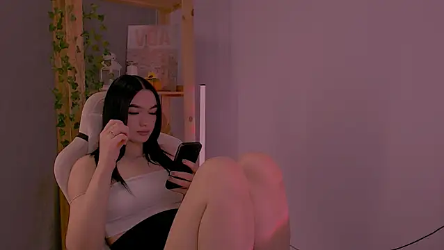 Snapshot of MonicaTess chatting on October 17, 2025, 4:16 am MonicaTess online show from October 17, 2025, 4:16 am