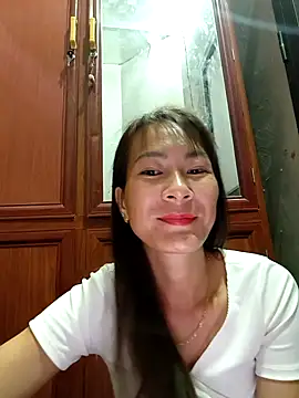 Snapshot of Yumyum_kiw chatting on October 18, 2025, 8:22 pm Yumyum kiw online show from October 18, 2025, 8:22 pm