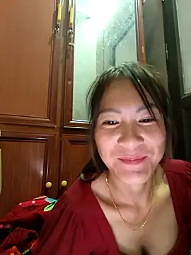 Snapshot of Yumyum_kiw chatting on November 14, 2025, 9:18 pm Yumyum kiw online show from November 14, 2025, 9:18 pm