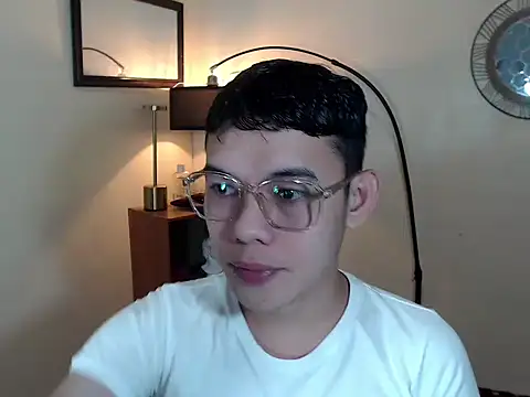 Snapshot of keirflorianxx chatting on October 1, 2025, 11:19 pm keirflorianxx online show from October 1, 2025, 11:19 pm