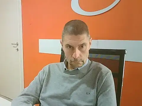 Snapshot of max79ve31 chatting on November 12, 2025, 12:31 pm max79ve31 online show from November 12, 2025, 12:31 pm