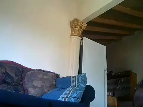 Snapshot of Irresistiblediva chatting on September 17, 2025, 6:21 pm Irresistiblediva online show from September 17, 2025, 6:21 pm