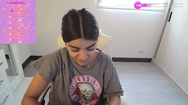 Snapshot of amarasilk_ chatting on February 14, 2026, 3:01 pm amarasilk online show from February 14, 2026, 3:01 pm