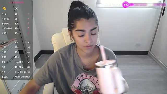 amarasilk  online show from March 22, 2026, 8:21 pm