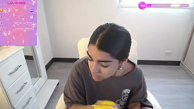 Snapshot of amarasilk_ chatting on February 12, 2026, 7:13 pm amarasilk online show from February 12, 2026, 7:13 pm