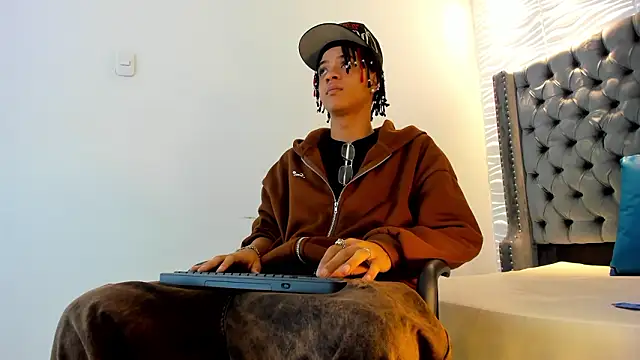 Snapshot of MARSHALL_SPENCER chatting on February 11, 2026, 12:49 pm MARSHALL SPENCER online show from February 11, 2026, 12:49 pm