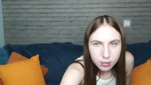 Snapshot of MellinGiG chatting on October 13, 2025, 5:14 pm MellinGiG online show from October 13, 2025, 5:14 pm