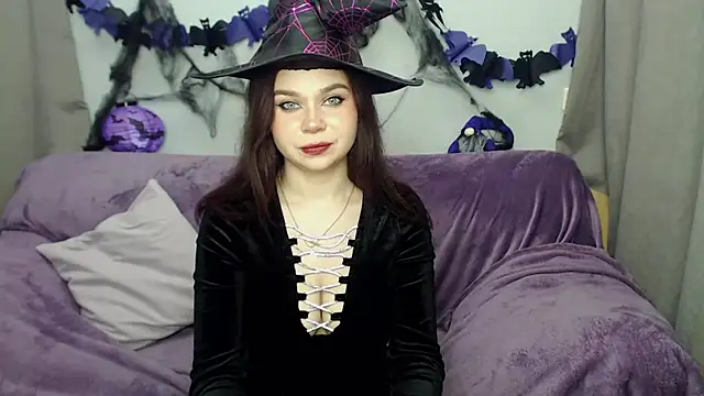 GloriyaDre online show from October 31, 2025, 5:59 am