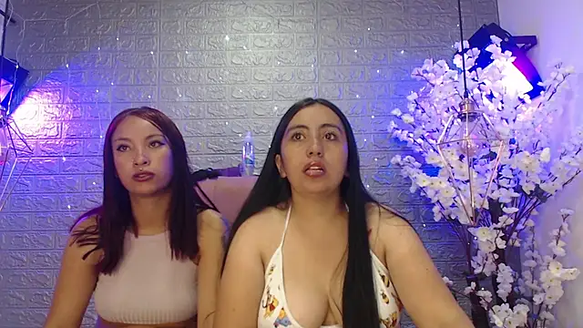 Snapshot of hottt_girl_lesbian chatting on December 1, 2025, 12:28 pm hottt girl lesbian online show from December 1, 2025, 12:28 pm