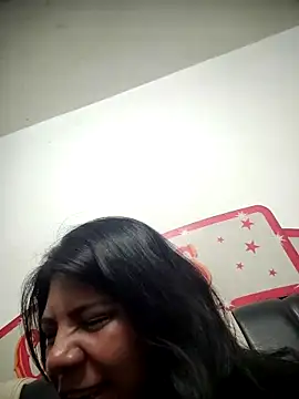 kinky momm online show from November 4, 2025, 1:26 pm