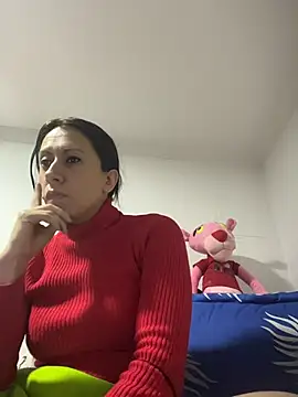 Snapshot of Biancamirage3 chatting on December 5, 2025, 12:32 am Biancamirage3 online show from December 5, 2025, 12:32 am