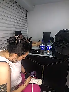 Shantey Laurent online show from April 21, 2026, 1:42 am