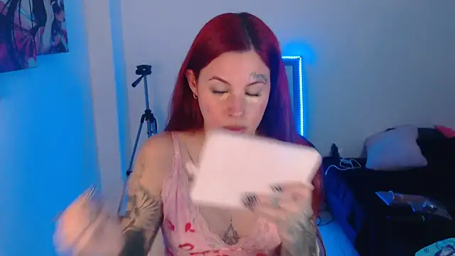 Maddy Vicius19 online show from November 20, 2025, 9:58 pm