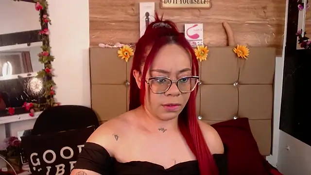 MIA  SPENCER online show from October 16, 2025, 6:38 pm