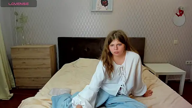 Lilly Jess online show from September 23, 2025, 6:48 pm