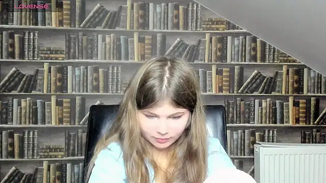 Lilly Jess online show from November 6, 2025, 7:40 pm