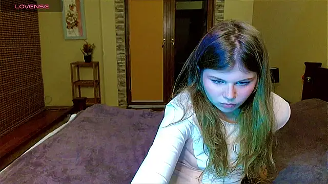 Lilly Jess online show from October 7, 2025, 5:58 pm