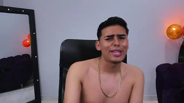 Snapshot of Matthewlodge chatting on November 8, 2025, 2:09 pm Matthewlodge online show from November 8, 2025, 2:09 pm