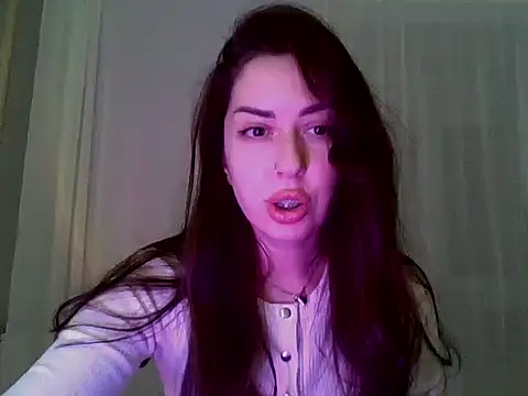 Snapshot of Venzalia chatting on December 2, 2025, 8:32 pm Venzalia online show from December 2, 2025, 8:32 pm