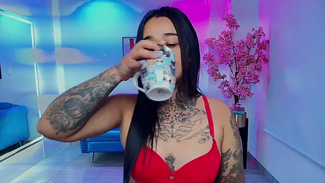 Snapshot of Black_roseee chatting on February 7, 2026, 3:47 am Black roseee online show from February 7, 2026, 3:47 am