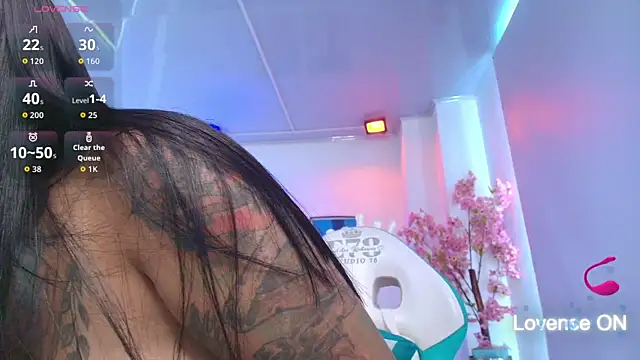 Black roseee online show from May 17, 2026, 3:45 pm