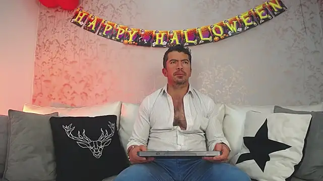 Snapshot of JuanKarloz_ chatting on October 9, 2025, 1:33 pm JuanKarloz online show from October 9, 2025, 1:33 pm