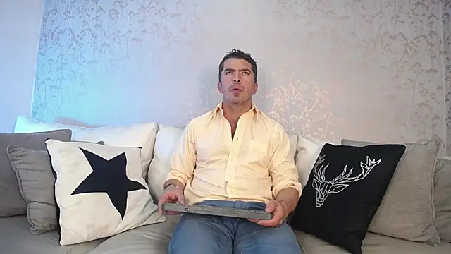 Snapshot of JuanKarloz_ chatting on October 3, 2025, 1:34 pm JuanKarloz online show from October 3, 2025, 1:34 pm