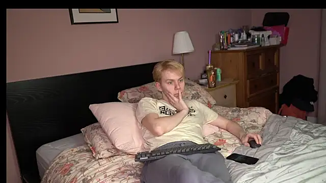 scottishtwink01 online show from December 5, 2025, 2:37 pm