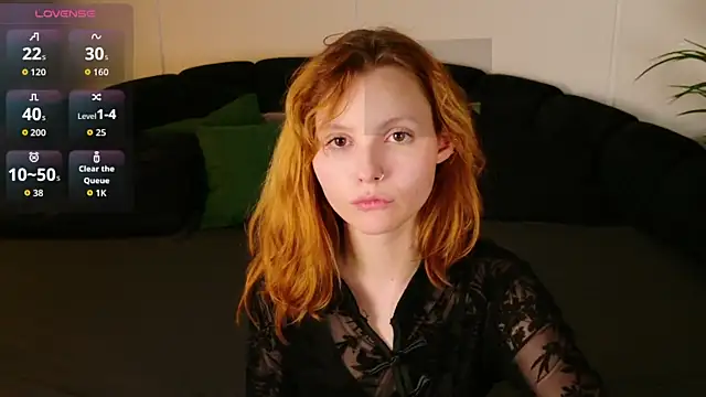 AlisHanson online show from November 13, 2025, 1:04 pm