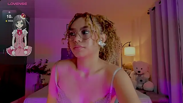 Snapshot of OxanaFedorova1- chatting on May 13, 2026, 10:06 pm OxanaFedorova1- online show from May 13, 2026, 10:06 pm