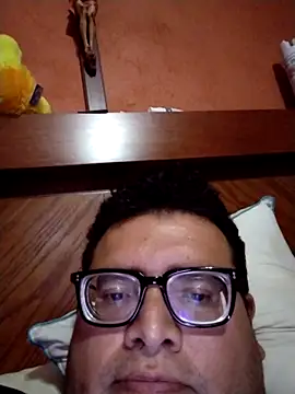 Santiagoqro85 online show from October 5, 2025, 4:36 am