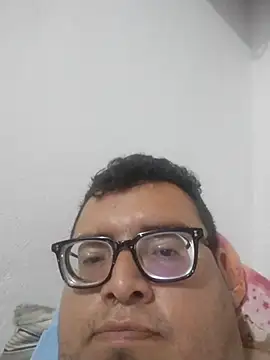 Snapshot of Santiagoqro85 chatting on April 23, 2026, 12:29 pm Santiagoqro85 online show from April 23, 2026, 12:29 pm