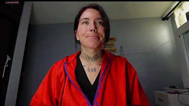 Snapshot of iriss_cardenas chatting on October 10, 2025, 11:33 am iriss cardenas online show from October 10, 2025, 11:33 am