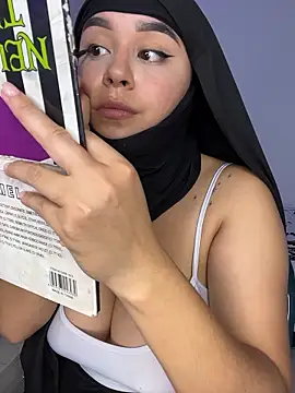 Snapshot of rhizanthella_ chatting on January 9, 2026, 8:16 pm rhizanthella online show from January 9, 2026, 8:16 pm