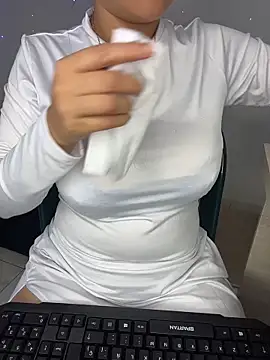 Snapshot of rhizanthella_ chatting on February 20, 2026, 8:44 pm rhizanthella online show from February 20, 2026, 8:44 pm