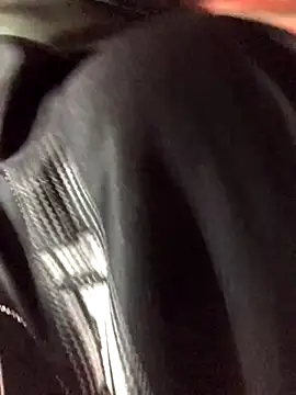 luzmelzinha online show from October 4, 2025, 2:46 am