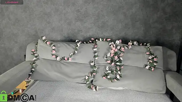 Raybe-Vins online show from November 14, 2025, 5:27 pm