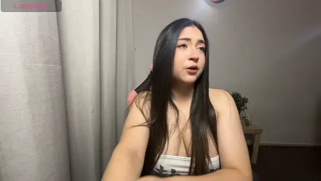 Snapshot of valentinauwu chatting on February 27, 2026, 2:01 am valentinauwu online show from February 27, 2026, 2:01 am