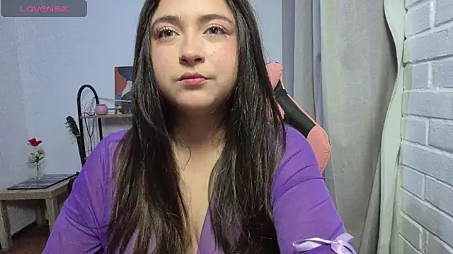 valentinauwu online show from March 30, 2026, 1:29 am