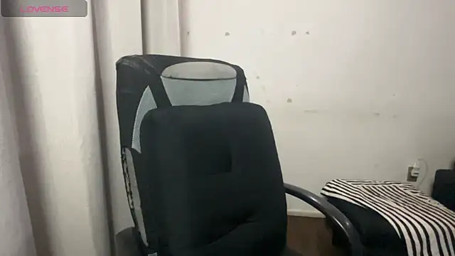 Snapshot of valentinauwu chatting on February 2, 2026, 3:16 am valentinauwu online show from February 2, 2026, 3:16 am