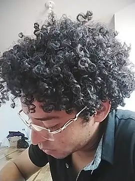 Snapshot of ThiagoFernandezChancay25 chatting on February 21, 2026, 5:15 pm ThiagoFernandezChancay25 online show from February 21, 2026, 5:15 pm