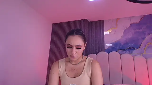 abbyrouss  online show from April 19, 2026, 3:07 am