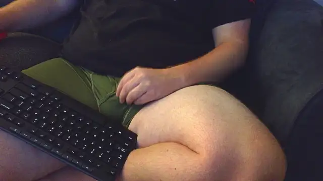 Snapshot of thighguy30 chatting on September 12, 2025, 3:06 am thighguy30 online show from September 12, 2025, 3:06 am