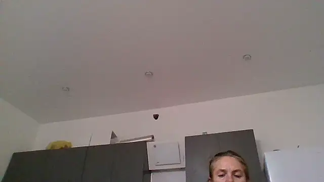 Doravelle online show from December 22, 2025, 5:46 pm