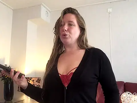 MazySunny online show from November 20, 2025, 8:59 am