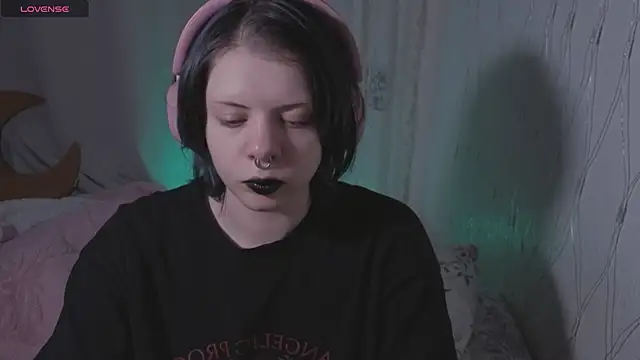 Snapshot of Alice_Zev chatting on May 14, 2026, 6:05 pm Alice Zev online show from May 14, 2026, 6:05 pm