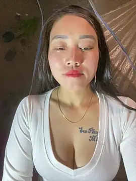 Snapshot of chipp-bong chatting on February 8, 2026, 1:47 am chipp-bong online show from February 8, 2026, 1:47 am