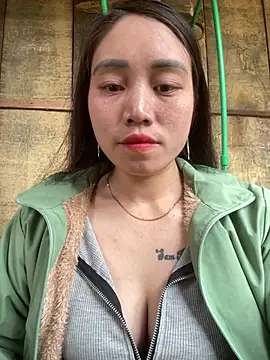 Snapshot of chipp-bong chatting on February 5, 2026, 4:08 am chipp-bong online show from February 5, 2026, 4:08 am